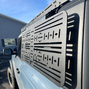 Two-door Ford Bronco Prinsu Pro accessory panel