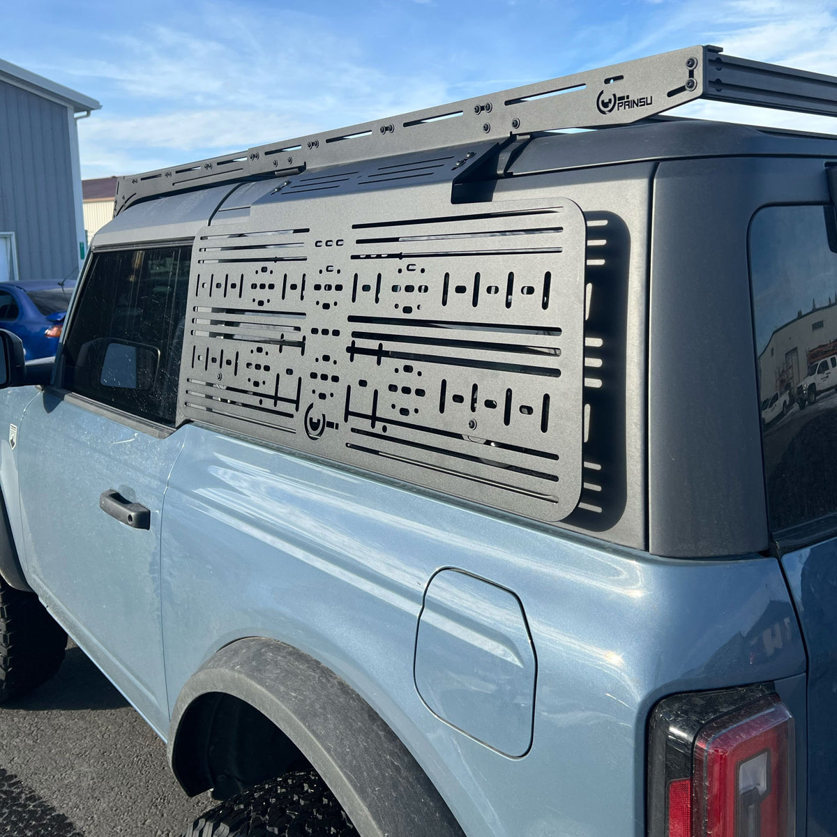 Prinsu Pro accessory panel hardware on a two-door Bronco